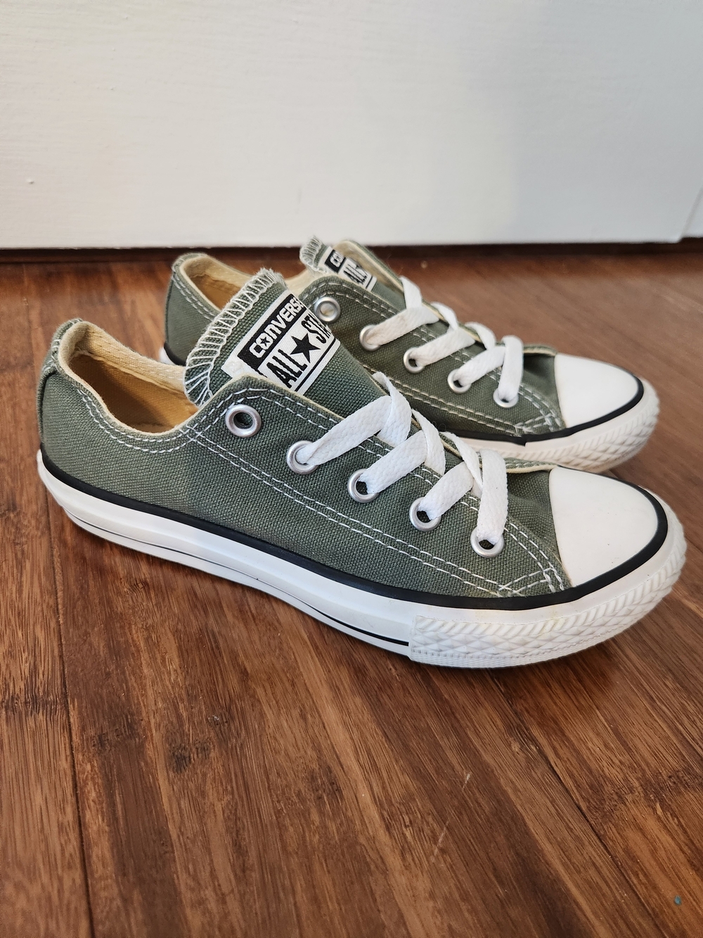 Converse Kid's Converse Chuck Taylor All Star Low Top Sneakers Shoes, Youth 12